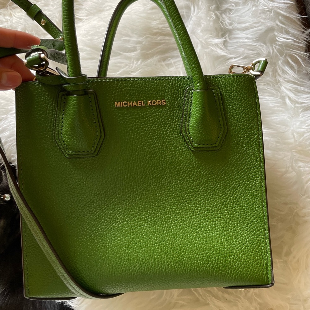 Green purse
